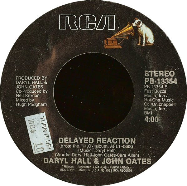 Daryl Hall + John Oates* : Maneater (7", Single, Styrene, Mon)