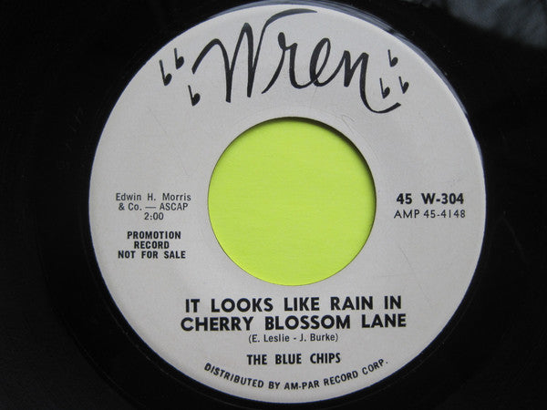 The Blue Chips (11) : A Little Street Where Old Friends Meet / It Looks Like Rain In Cherry Blossom Lane (7", Promo)