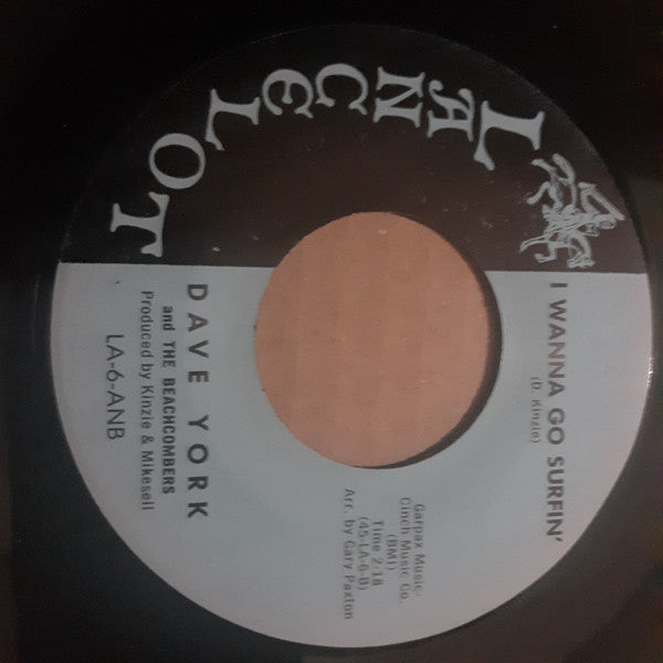 Dave York And The Beachcombers : Beach Party / I Wanna Go Surfin' (7", Single)