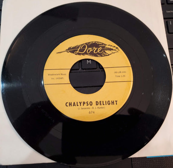 The Lonely Ones (6) : Little Orphan Boy / Chalypso Delight (7", Single)