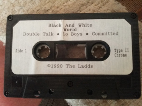 Black & White World : EP (Cass)