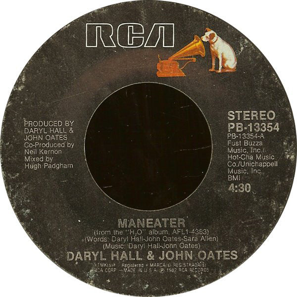 Daryl Hall + John Oates* : Maneater (7", Single, Styrene, Mon)
