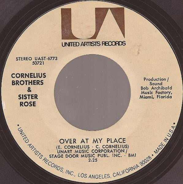 Cornelius Brothers & Sister Rose : Treat Her Like A Lady (7", Styrene)