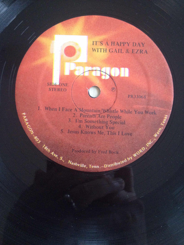 Gail & Ezra : It's A Happy Day! (LP, Album)