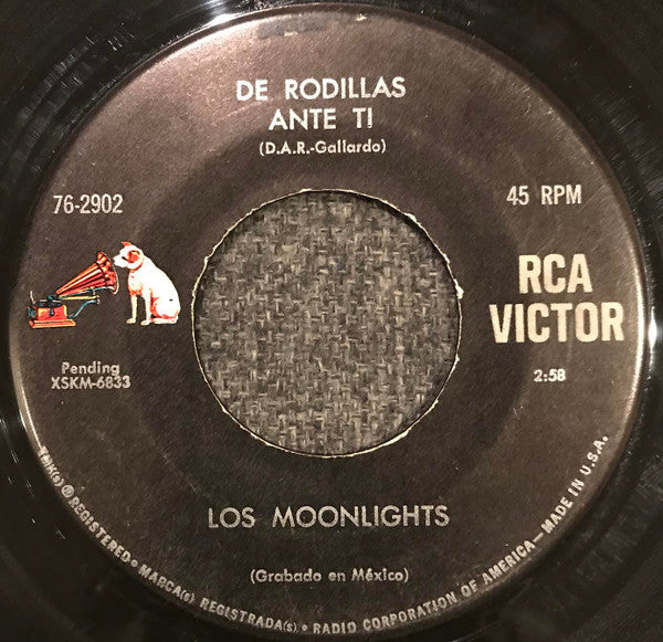 Los Moonlights : De Rodillas Ante Ti / Hoy Mas Que Ayer (7", Single)